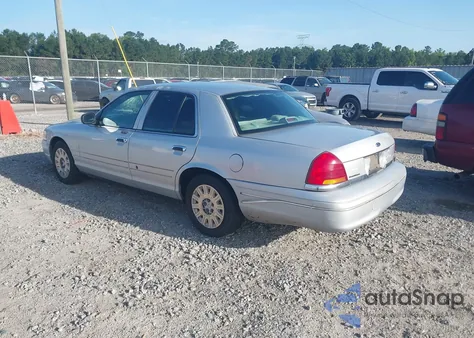 2003 Ford Crown Victoria Standard z USA, uszkodzony, nr VIN 2FAFP73W03X182860